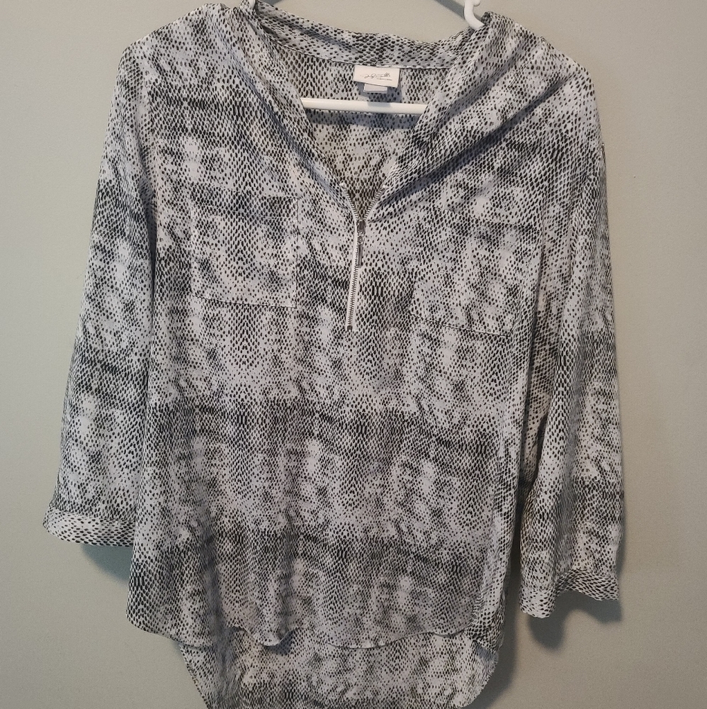 Jaclyn Smith Collection size Medium snakeskin